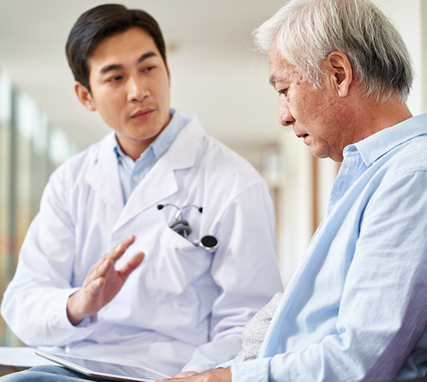 doctor and patient discussing retroperitoneal lymph node dissection